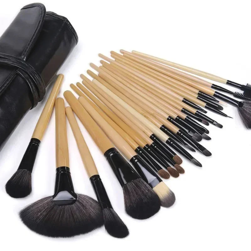 Kit com 24 Pincéis de Maquiagem Profissional com Estojo